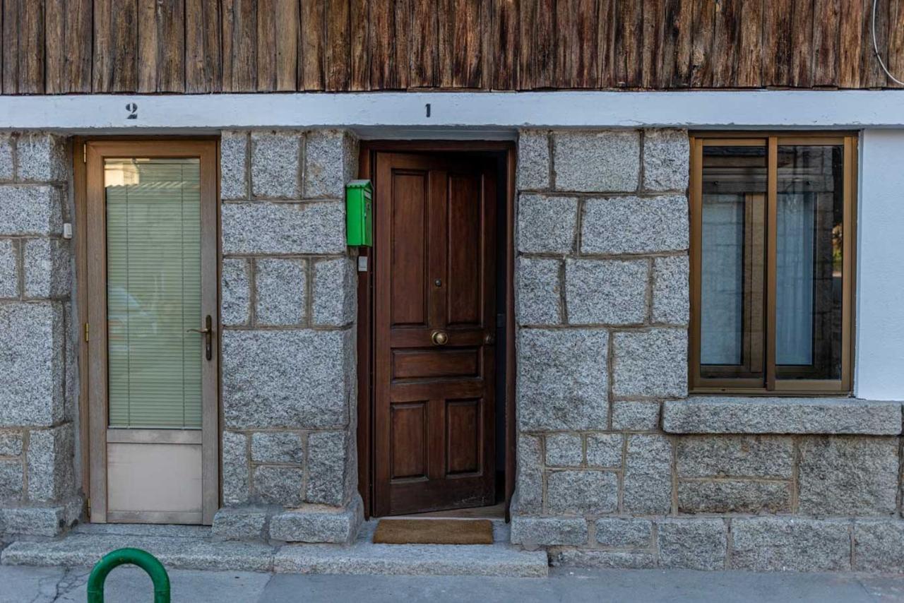 Casa Rural Valsain Lodge La Pradera de Navalhorno Exterior photo